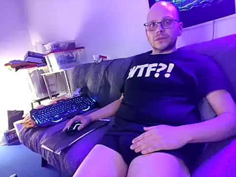 Snapshot of hardcap chatting on 8, 1, 2026 hardcap online show from 8, 1, 2026