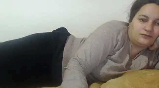 Snapshot of flowerlauren chatting on 13, 1, 2025 flowerlauren online show from 13, 1, 2025