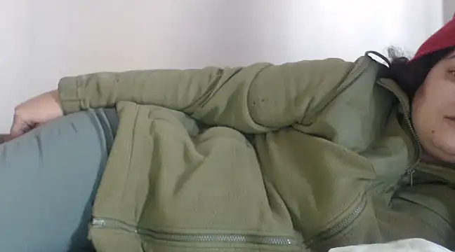 Snapshot of flowerlauren chatting on 13, 2, 2025 flowerlauren online show from 13, 2, 2025