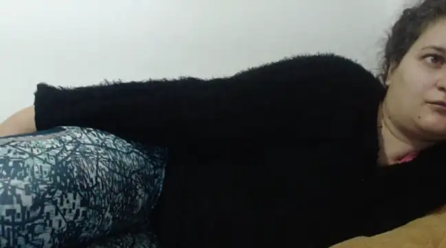 Snapshot of flowerlauren chatting on 8, 1, 2025 flowerlauren online show from 8, 1, 2025