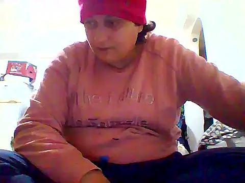 Snapshot of flowerlauren chatting on 1, 11, 2025 flowerlauren online show from 1, 11, 2025