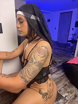 Snapshot of Victoria14_ chatting on 1, 11, 2025 Victoria14 online show from 1, 11, 2025