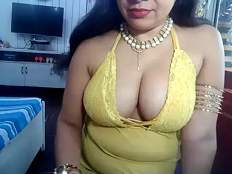 yourradhika online show from 4, 12, 2025