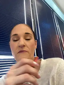 lolabunny9 online show from 2, 2, 2025