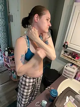 lolabunny9 online show from 13, 3, 2026