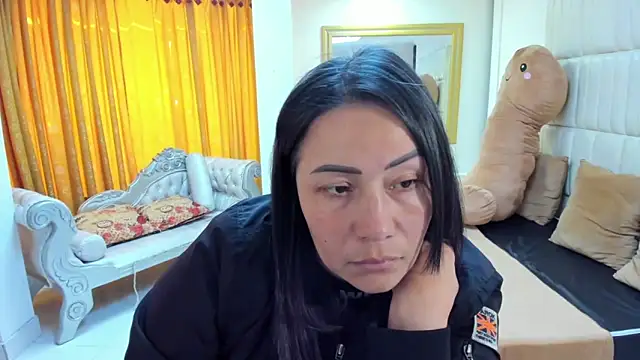 Snapshot of gaby_trent chatting on 23, 10, 2025 gaby trent online show from 23, 10, 2025