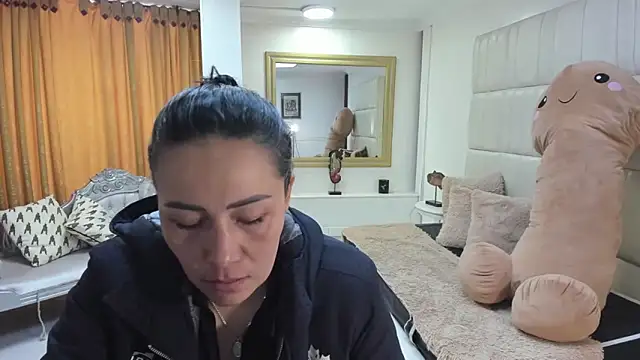 Snapshot of gaby_trent chatting on 14, 11, 2025 gaby trent online show from 14, 11, 2025