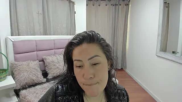 Snapshot of gaby_trent chatting on 25, 5, 2026 gaby trent online show from 25, 5, 2026
