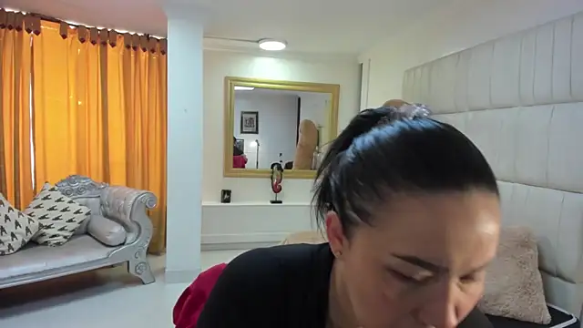 Snapshot of gaby_trent chatting on 27, 11, 2025 gaby trent online show from 27, 11, 2025