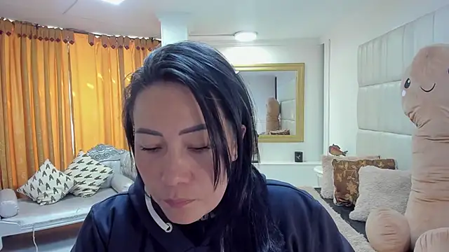 Snapshot of gaby_trent chatting on 29, 11, 2025 gaby trent online show from 29, 11, 2025