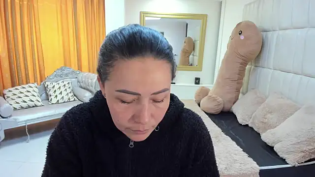 Snapshot of gaby_trent chatting on 11, 11, 2025 gaby trent online show from 11, 11, 2025