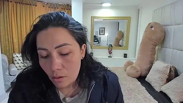 Snapshot of gaby_trent chatting on 6, 11, 2025 gaby trent online show from 6, 11, 2025