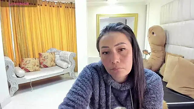 gaby trent online show from 28, 2, 2025