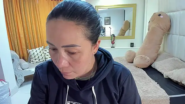 Snapshot of gaby_trent chatting on 24, 11, 2025 gaby trent online show from 24, 11, 2025