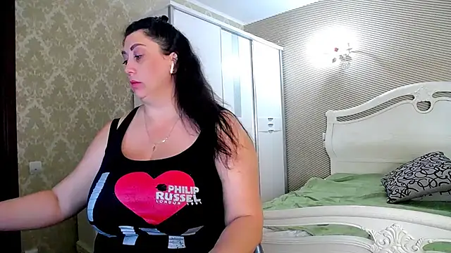 Evelyn Shy online show from 23, 9, 2025