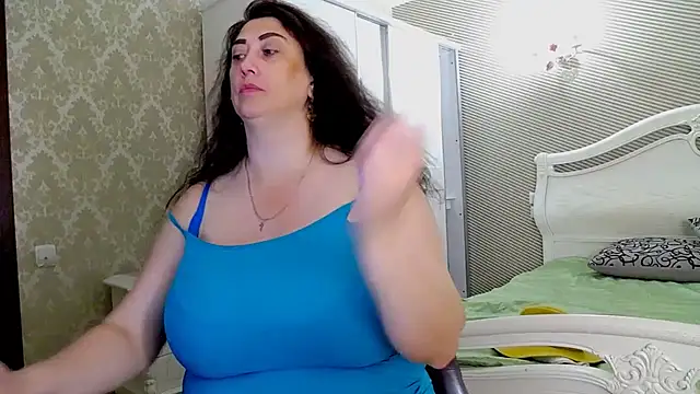 Snapshot of Evelyn_Shy chatting on 24, 7, 2026 Evelyn Shy online show from 24, 7, 2026