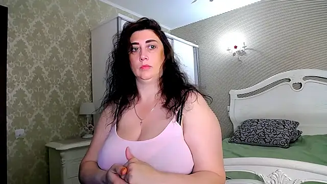Snapshot of Evelyn_Shy chatting on 9, 7, 2026 Evelyn Shy online show from 9, 7, 2026