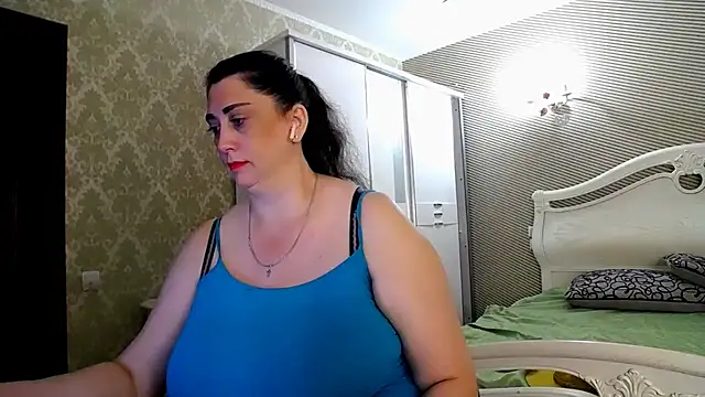 Snapshot of Evelyn_Shy chatting on 9, 6, 2026 Evelyn Shy online show from 9, 6, 2026