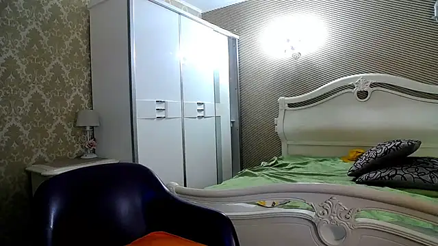 Evelyn Shy online show from 14, 2, 2025
