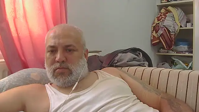 Snapshot of husoizmir chatting on 2, 7, 2026 husoizmir online show from 2, 7, 2026