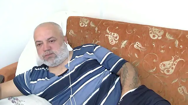 Snapshot of husoizmir chatting on 14, 1, 2026 husoizmir online show from 14, 1, 2026