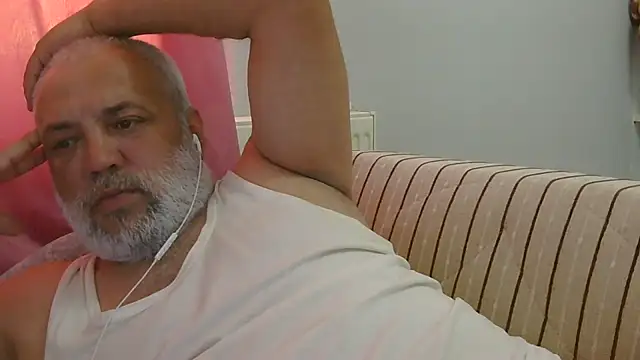 Snapshot of husoizmir chatting on 6, 7, 2026 husoizmir online show from 6, 7, 2026