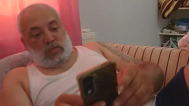 Snapshot of husoizmir chatting on 8, 7, 2026 husoizmir online show from 8, 7, 2026