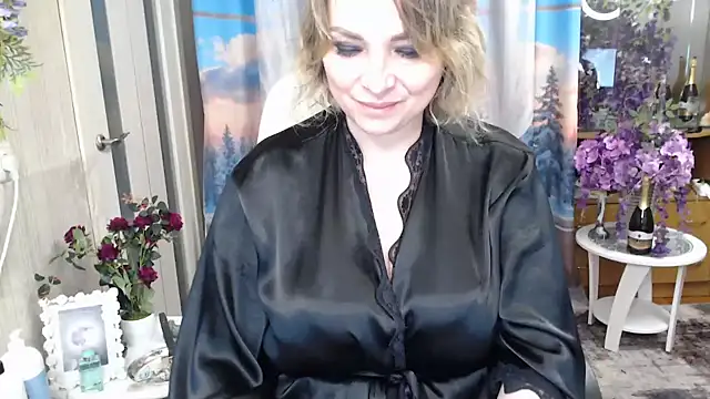 Mika Passion online show from 13, 4, 2026