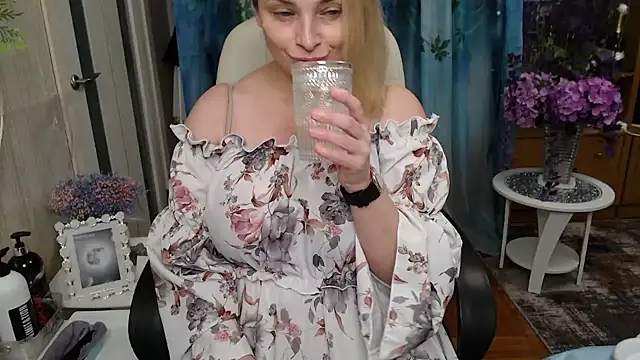 Mika Passion online show from 15, 11, 2025