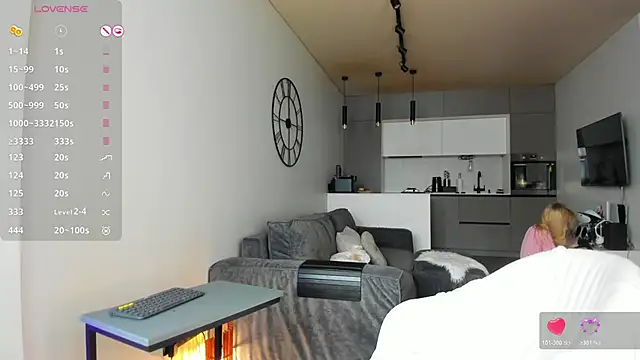 Juicy Bella online show from 22, 4, 2026