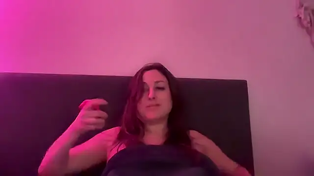 Snapshot of CrazyKittenMeow chatting on 10, 10, 2025 CrazyKittenMeow online show from 10, 10, 2025
