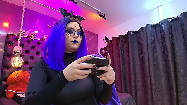 AlexHoe  online show from 8, 3, 2025