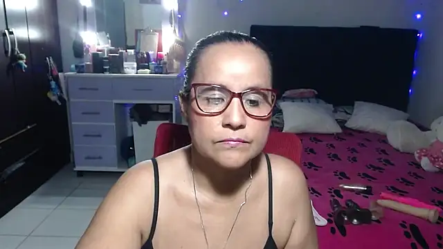 pervert mommy  online show from 11, 7, 2026