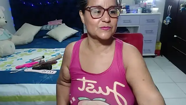 pervert mommy  online show from 10, 3, 2026