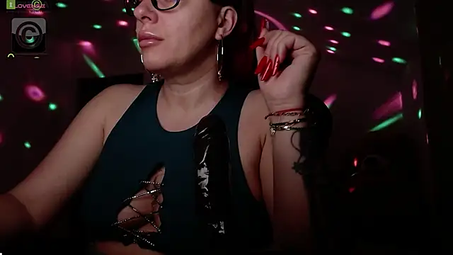 SonyaDevon online show from 22, 4, 2026