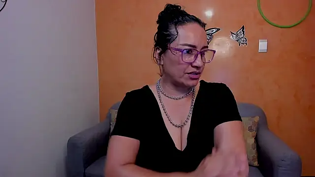 scarlet wet online show from 10, 4, 2026