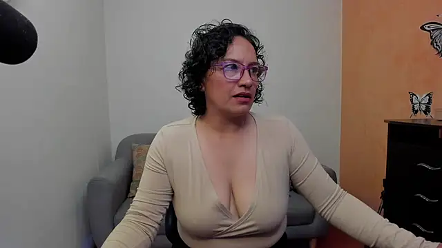 Snapshot of scarlet_wet chatting on 4, 6, 2026 scarlet wet online show from 4, 6, 2026