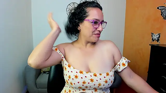 Snapshot of scarlet_wet chatting on 30, 4, 2026 scarlet wet online show from 30, 4, 2026