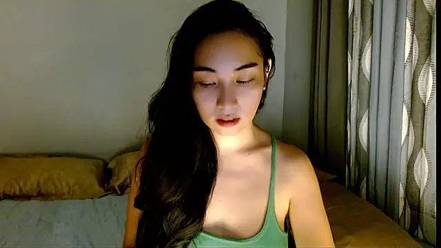 SweetLilly 18 online show from 12, 4, 2026