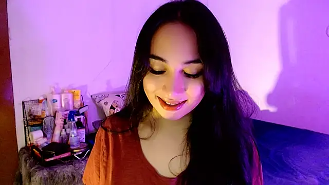 Snapshot of SweetLilly_18 chatting on 5, 12, 2025 SweetLilly 18 online show from 5, 12, 2025