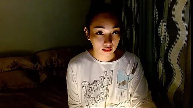 SweetLilly 18 online show from 10, 3, 2026