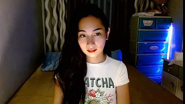 SweetLilly 18 online show from 30, 6, 2026