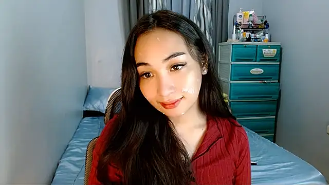 Snapshot of SweetLilly_18 chatting on 12, 1, 2026 SweetLilly 18 online show from 12, 1, 2026