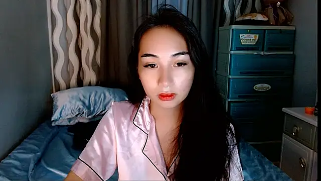 SweetLilly 18 online show from 17, 6, 2026