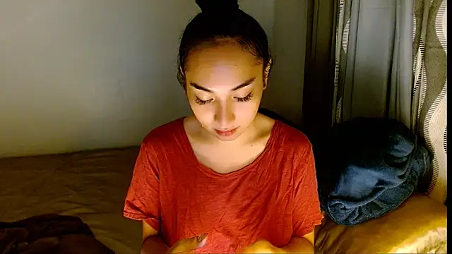 Snapshot of SweetLilly_18 chatting on 3, 3, 2026 SweetLilly 18 online show from 3, 3, 2026