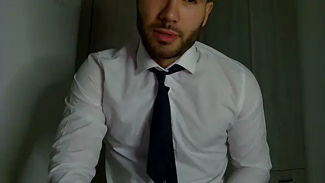 Snapshot of Justynn1 chatting on 13, 12, 2025 Justynn1 online show from 13, 12, 2025