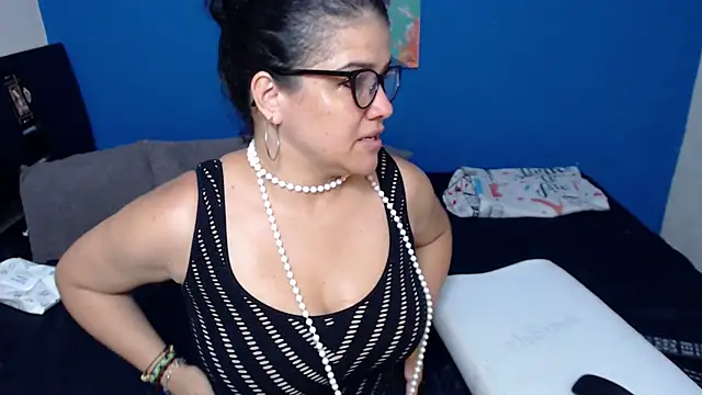 GlendaStarx online show from 19, 4, 2026