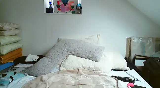 Uk-Joolz online show from 10, 12, 2024