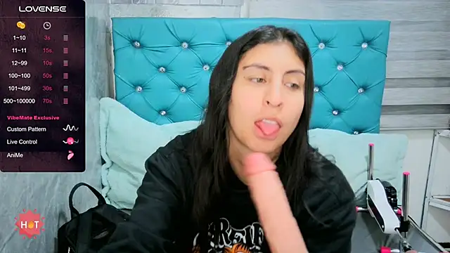 MAARYMOON online show from 16, 12, 2025