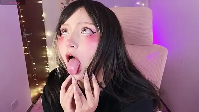 KuroChan420 online show from 3, 12, 2025